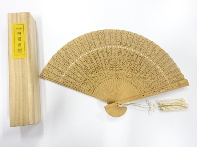 JAPANESE KIMONO / ANTIQUE SANDALWOOD FAN